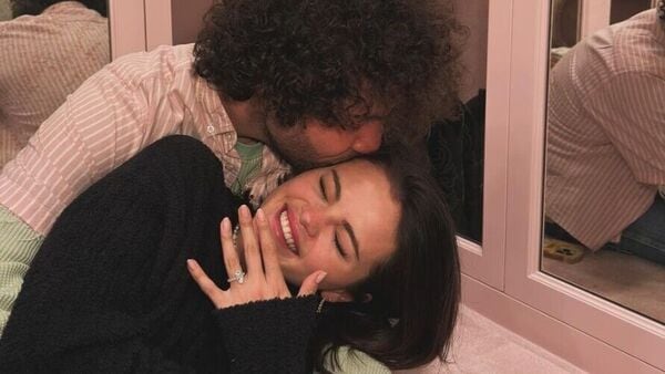 Selena Gomez's Diamond Ring: An Accidental Multi-Sale Story Selena Gomez's Diamond Ring: An Accidental Multi-Sale Story