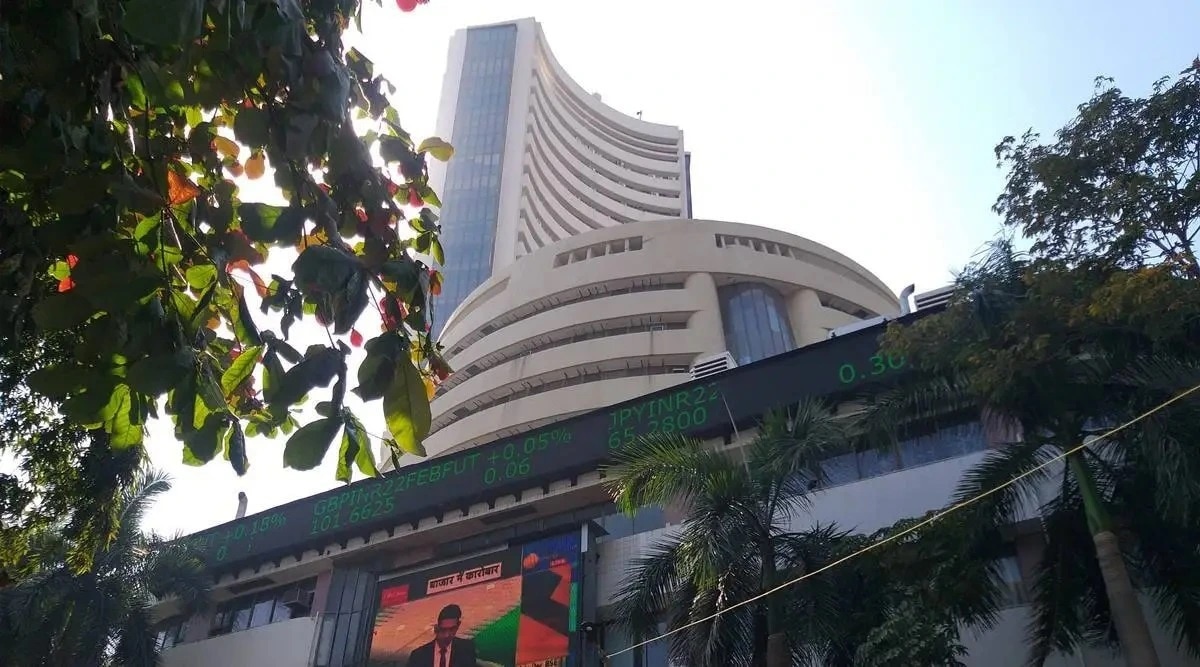 Sensex Gains 200 Points, Nifty Above 18,600: Market Update Sensex Gains 200 Points, Nifty Above 18,600: Market Update