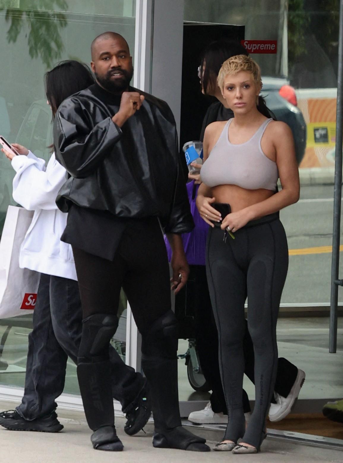 Šokiruojanti Kanye Westo Ir Biancos Censori Nuotrauka Šokiruojanti Kanye Westo Ir Biancos Censori Nuotrauka