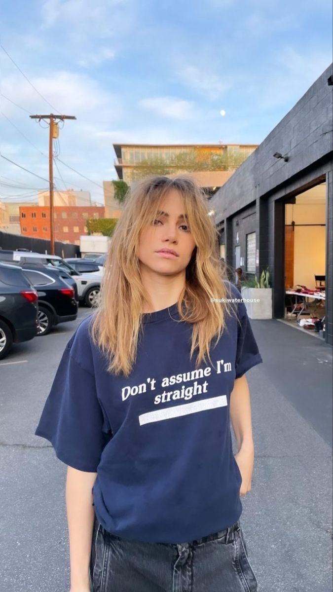 Suki Waterhouse: Grandma Chic Style In Valentino Suki Waterhouse: Grandma Chic Style In Valentino