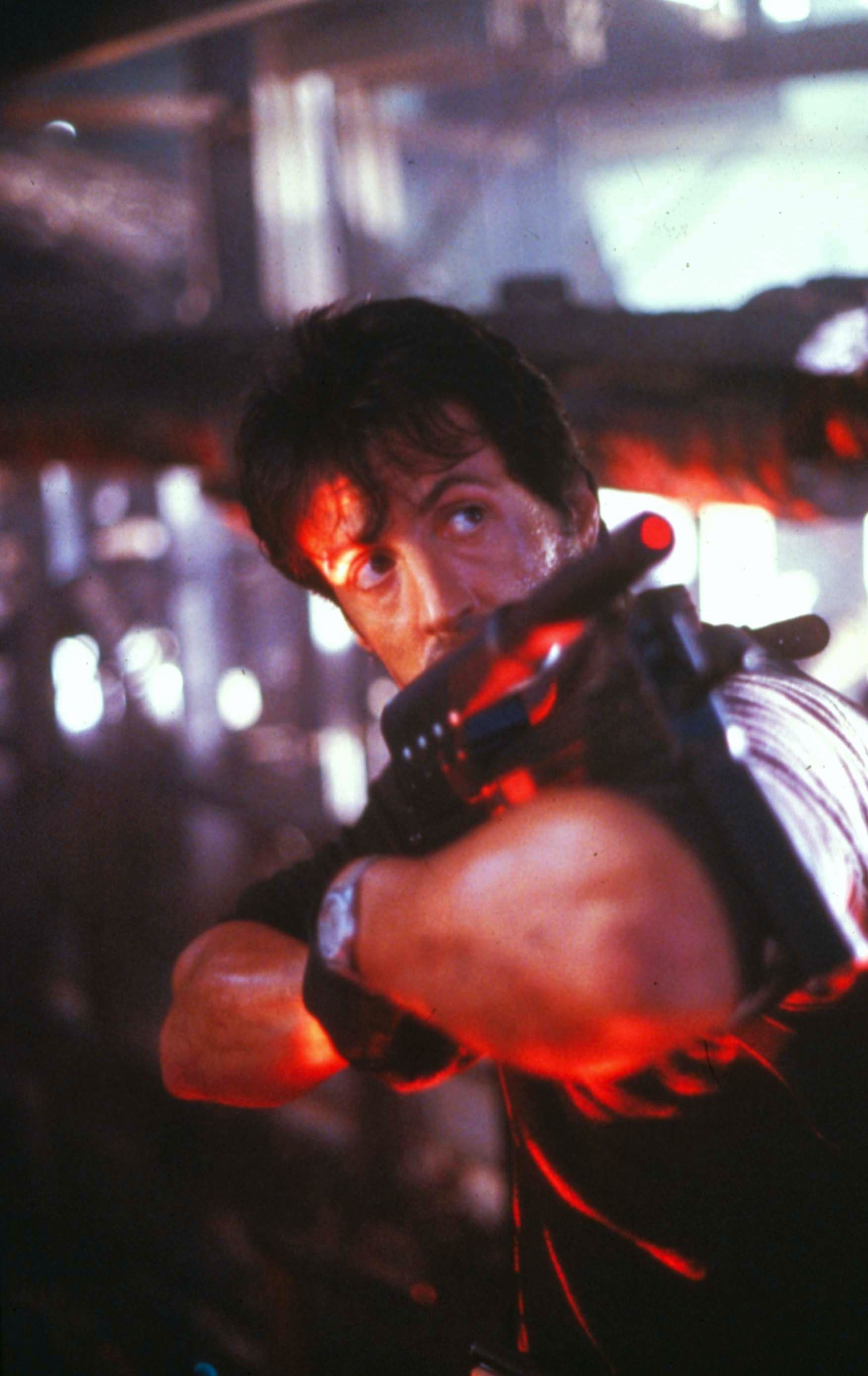 Sylvester Stallone Regrette-t-il Cobra ? Le Thriller Des Années 80 Réexaminé Sylvester Stallone Regrette-t-il Cobra ? Le Thriller Des Années 80 Réexaminé
