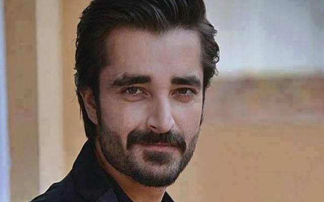 ٹام کروز کے جوتے پر پاؤں رکھنے والی خاتون مداح اور اداکار کا غیر متوقع ردعمل ٹام کروز کے جوتے پر پاؤں رکھنے والی خاتون مداح اور اداکار کا غیر متوقع ردعمل
