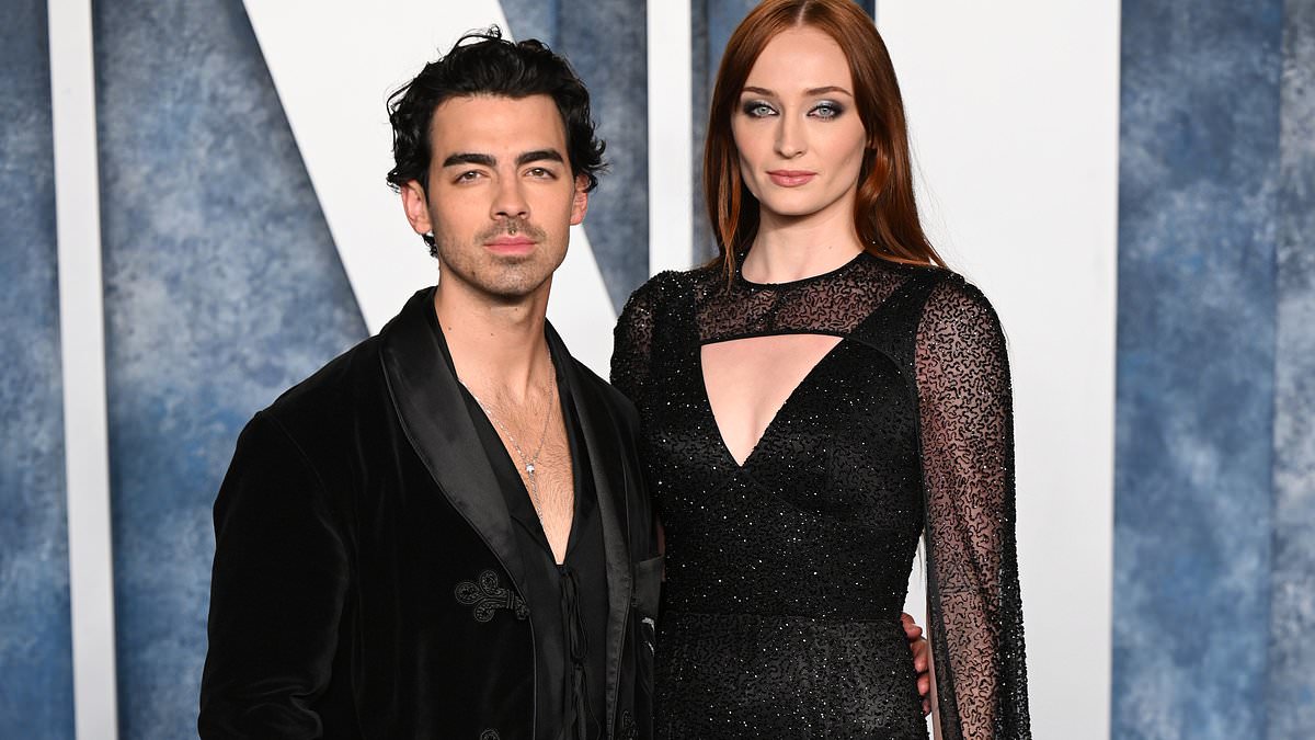 The Best Response: How Joe Jonas Handled A Couple's Fight The Best Response: How Joe Jonas Handled A Couple's Fight