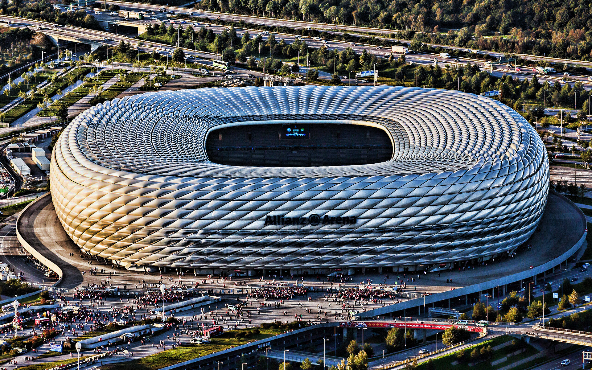 Thomas Müller's Allianz Arena Send-Off: Bayern's League Victory Thomas Müller's Allianz Arena Send-Off: Bayern's League Victory
