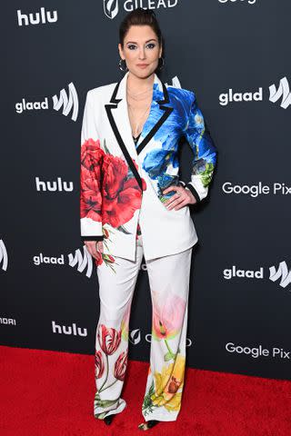 Topless Video: Reneé Rapp And The LGBTQ+ Community Topless Video: Reneé Rapp And The LGBTQ+ Community