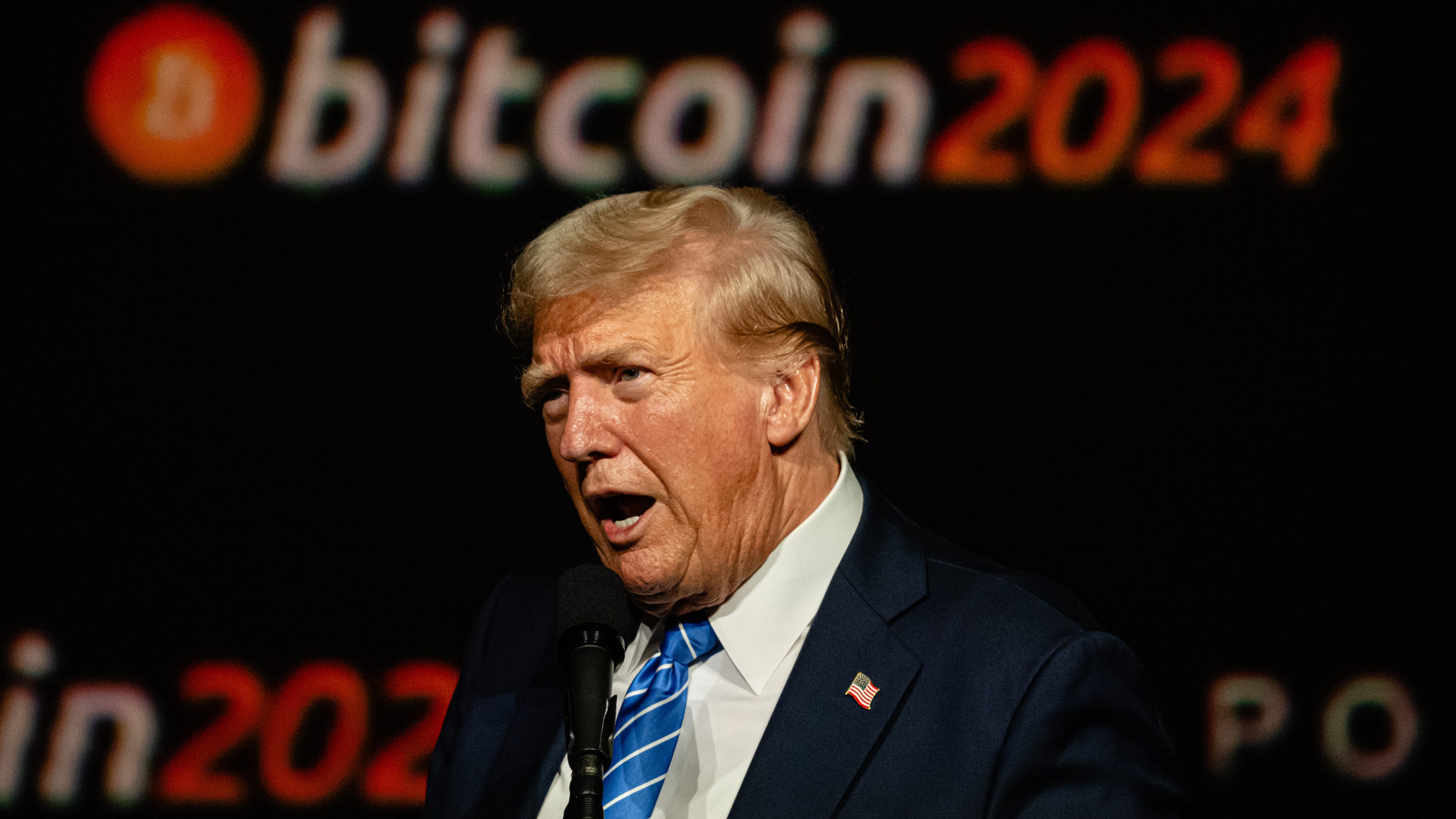 Trump's Crypto Chief Issues Bold Bitcoin Prediction Amidst Market Volatility Trump's Crypto Chief Issues Bold Bitcoin Prediction Amidst Market Volatility