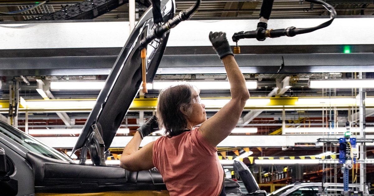 U.S. Economic Slowdown: 0.2% Shrinkage Reflects Lower Spending And Tariff Impacts U.S. Economic Slowdown: 0.2% Shrinkage Reflects Lower Spending And Tariff Impacts