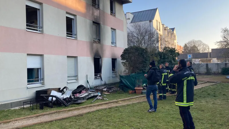 Un Incendie Se Déclare À La Médiathèque Champollion À Dijon Un Incendie Se Déclare À La Médiathèque Champollion À Dijon