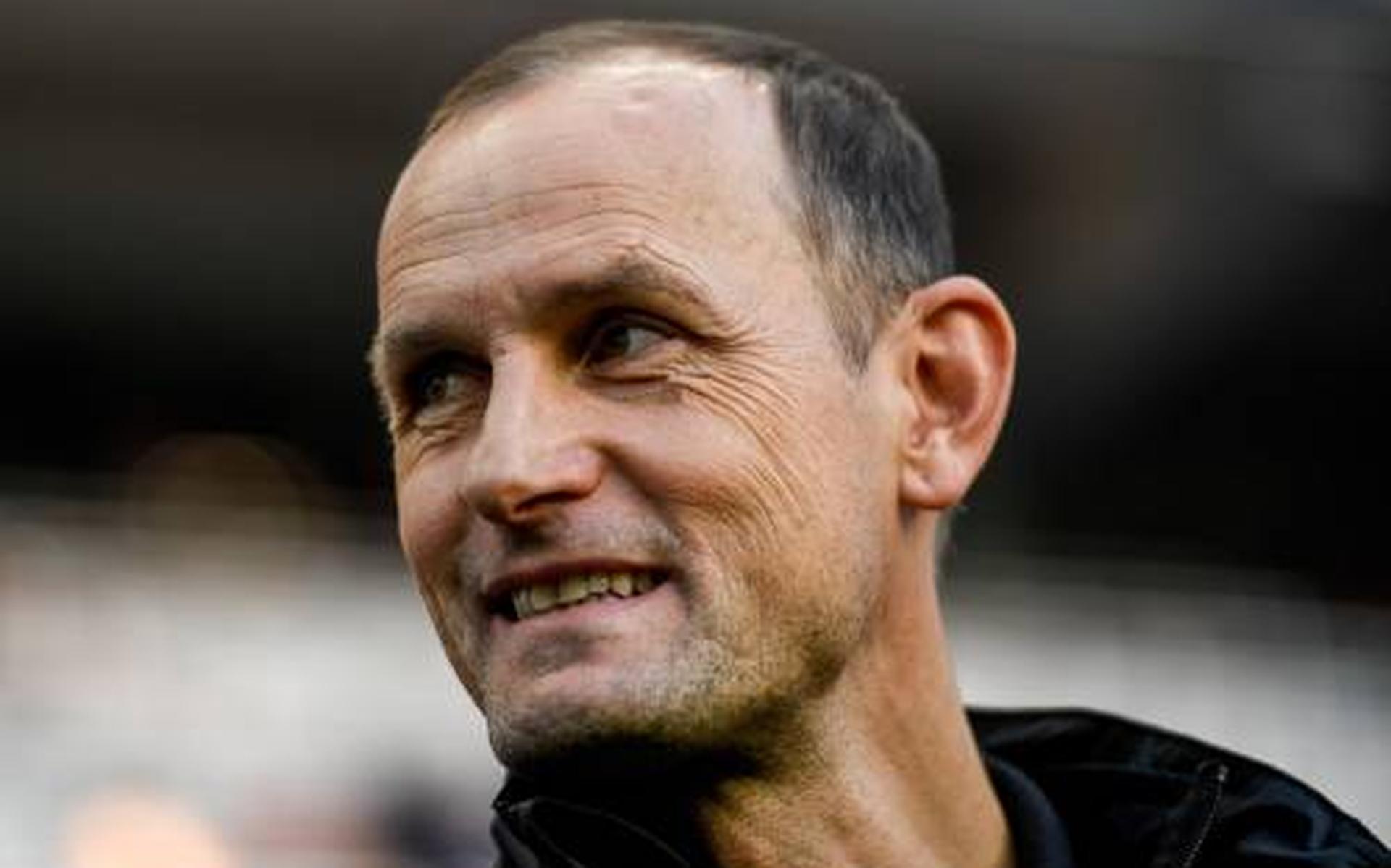 Verdediger Gouweleeuw: Nieuwe Trainer Bij FC Augsburg Verdediger Gouweleeuw: Nieuwe Trainer Bij FC Augsburg