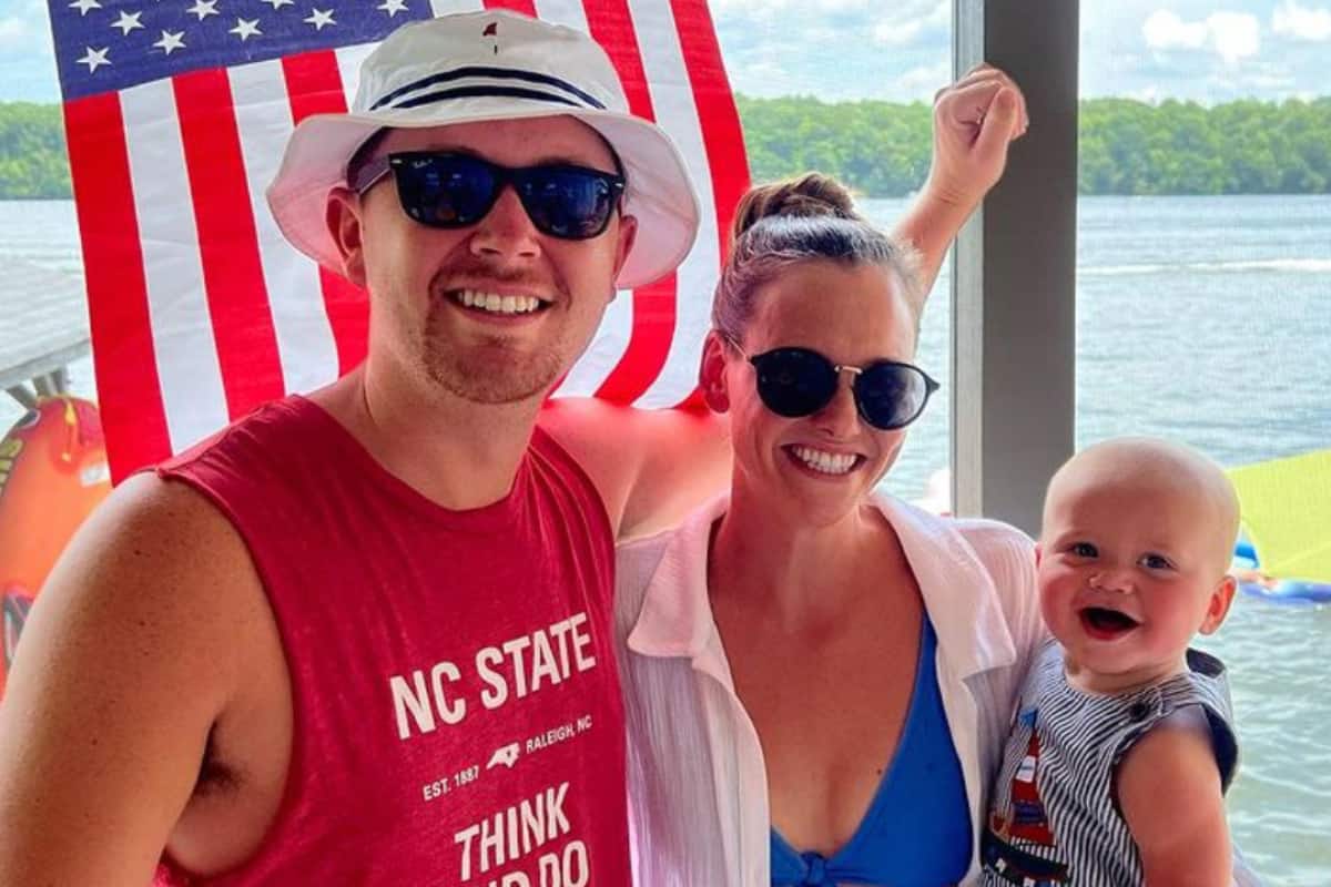 Video: Scotty McCreery's Son Pays Sweet Tribute To George Strait Video: Scotty McCreery's Son Pays Sweet Tribute To George Strait