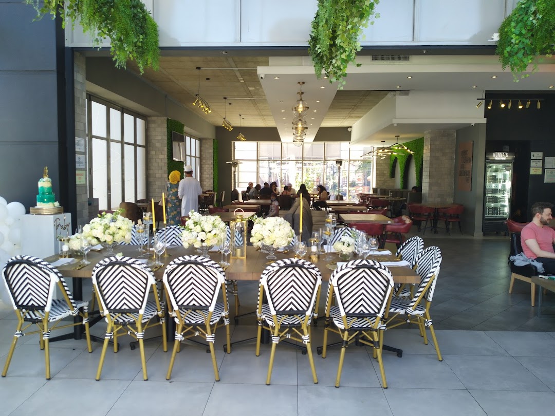 Vince Vaughn's New Restaurant: A First Look At The Nonnas' Italian Kitchen Vince Vaughn's New Restaurant: A First Look At The Nonnas' Italian Kitchen