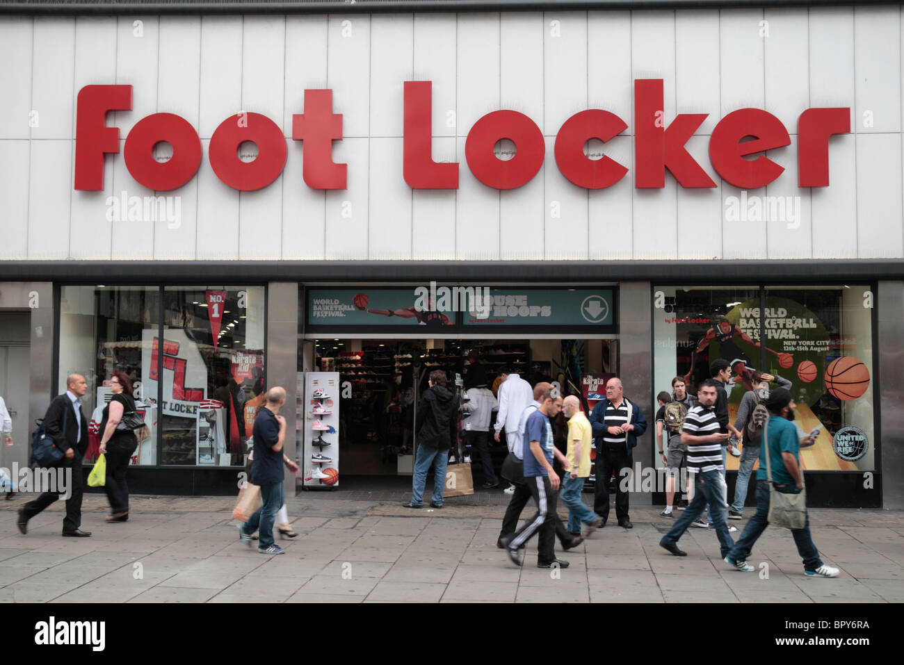 West Broad Street Foot Locker Argument Ends In Fatality: Jon Burkett Reports West Broad Street Foot Locker Argument Ends In Fatality: Jon Burkett Reports
