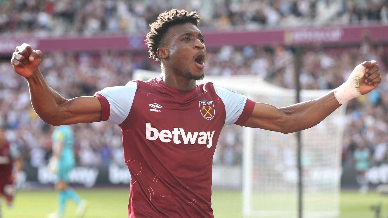 West Ham's Financial Future: Navigating A £25m Gap West Ham's Financial Future: Navigating A £25m Gap
