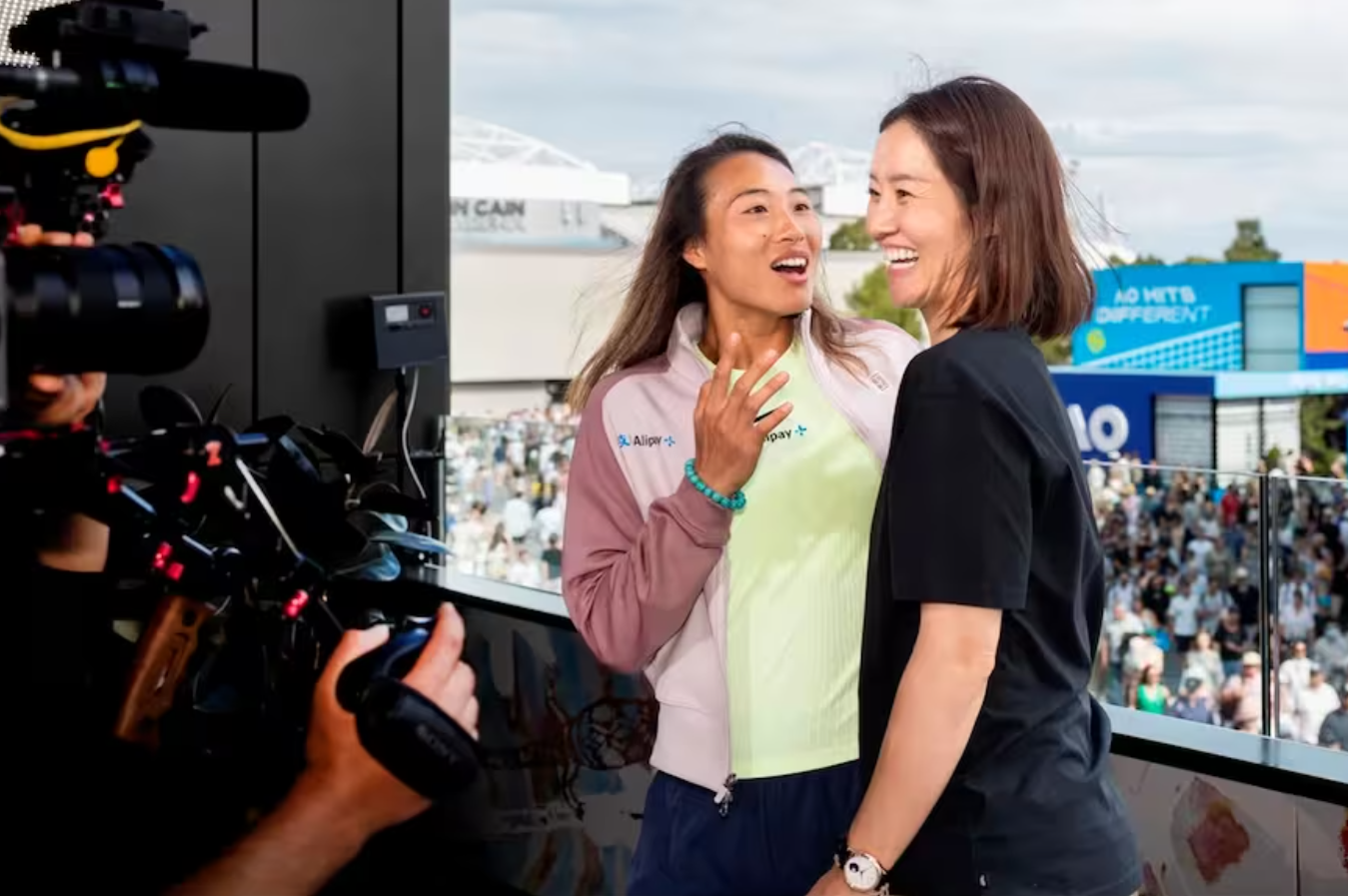 Zheng Qinwen's Madrid Open Upset: Loss To Potapova Zheng Qinwen's Madrid Open Upset: Loss To Potapova